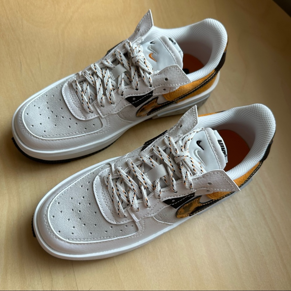 Nike Women's Low-Top Sneakers in White, Yellow & Black Tortoise - Picture 4 of 7